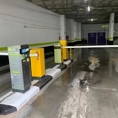 Domus Con Parking Gratuito En Pleno Centro Granada