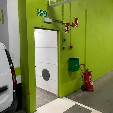 Domus Con Parking Gratuito En Pleno Centro * Granada