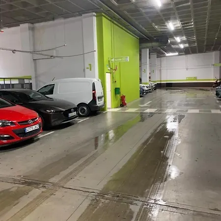 Domus Con Parking Gratuito En Pleno Centro Granada
