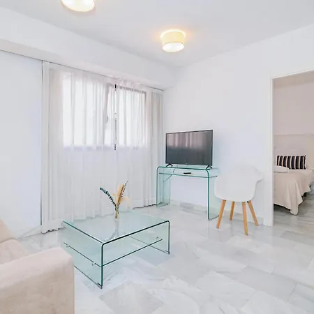 Domus Con Parking Gratuito En Pleno Centro Apartamento