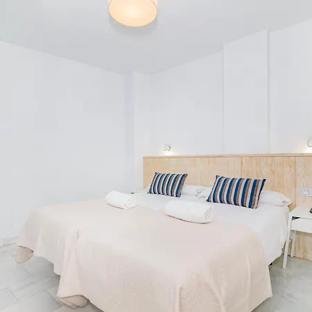 Domus Con Parking Gratuito * Granada