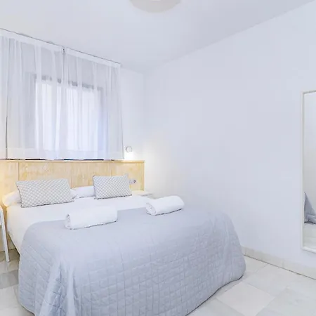 Domus Con Parking Gratuito Apartamento *