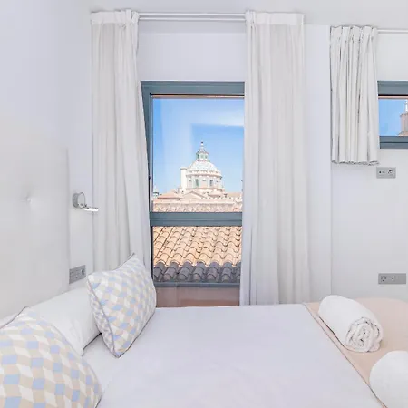 Domus Con Parking Gratuito Apartamento *
