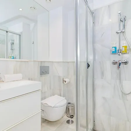 Domus Con Parking Gratuito Apartamento