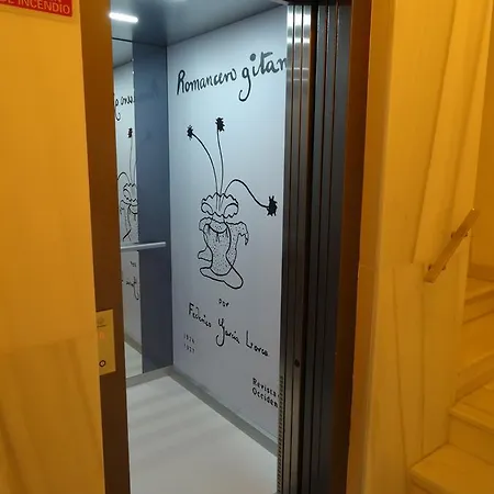 Domus Con Parking Gratuito En Pleno Centro Granada